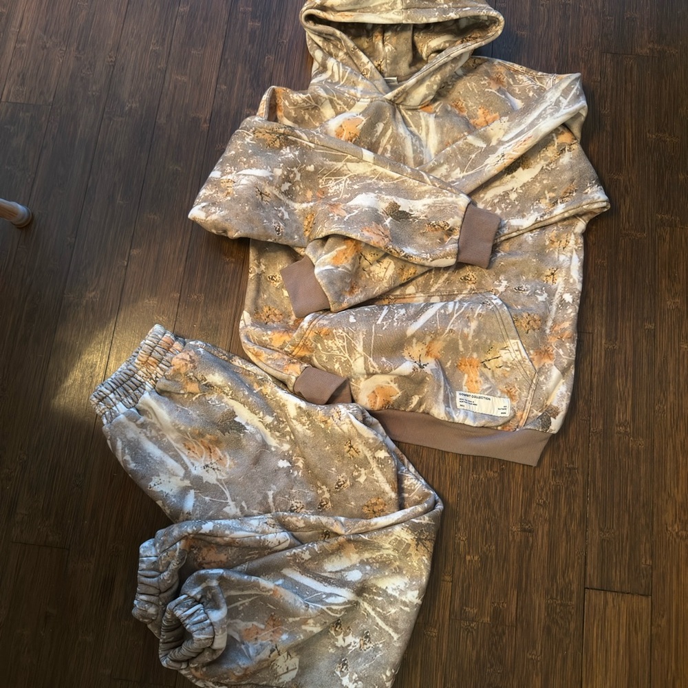 Comfrt hoodie (M) and pants (S) set